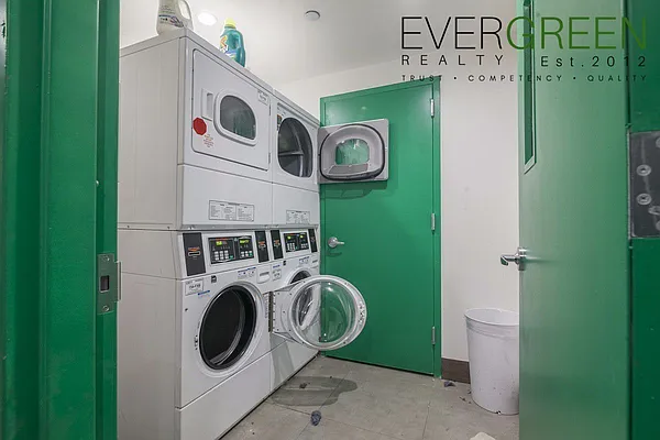 Rented by Evergreen Apartments BK | media 7