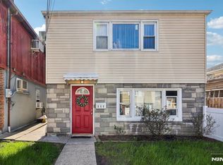 840 8th St, Secaucus, NJ 07094