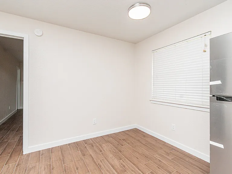 304 Timber Ridge Dr — Photo 6