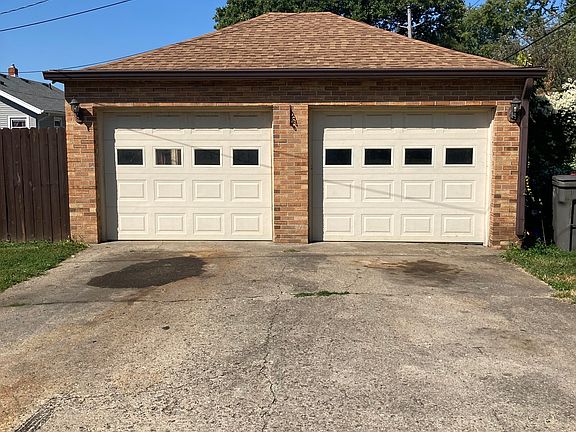 2nd image of 532 E Mills Ave