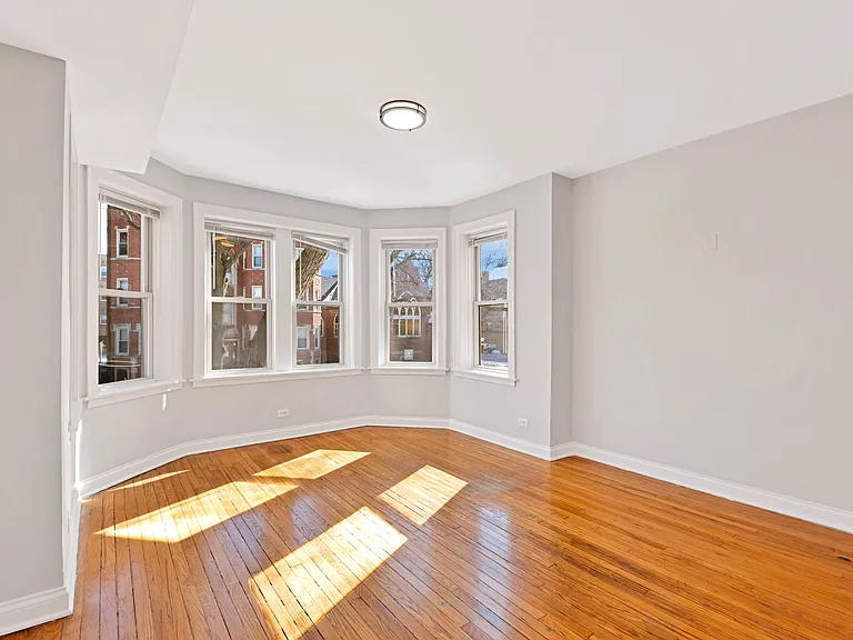 7150 S Cornell Ave #1E — Photo 3