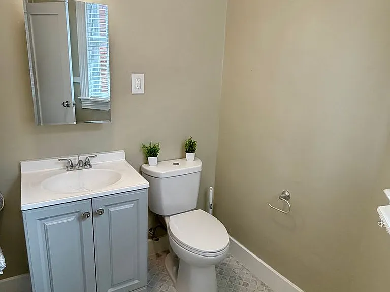 61 Rhode Island Ave NE — Photo 4