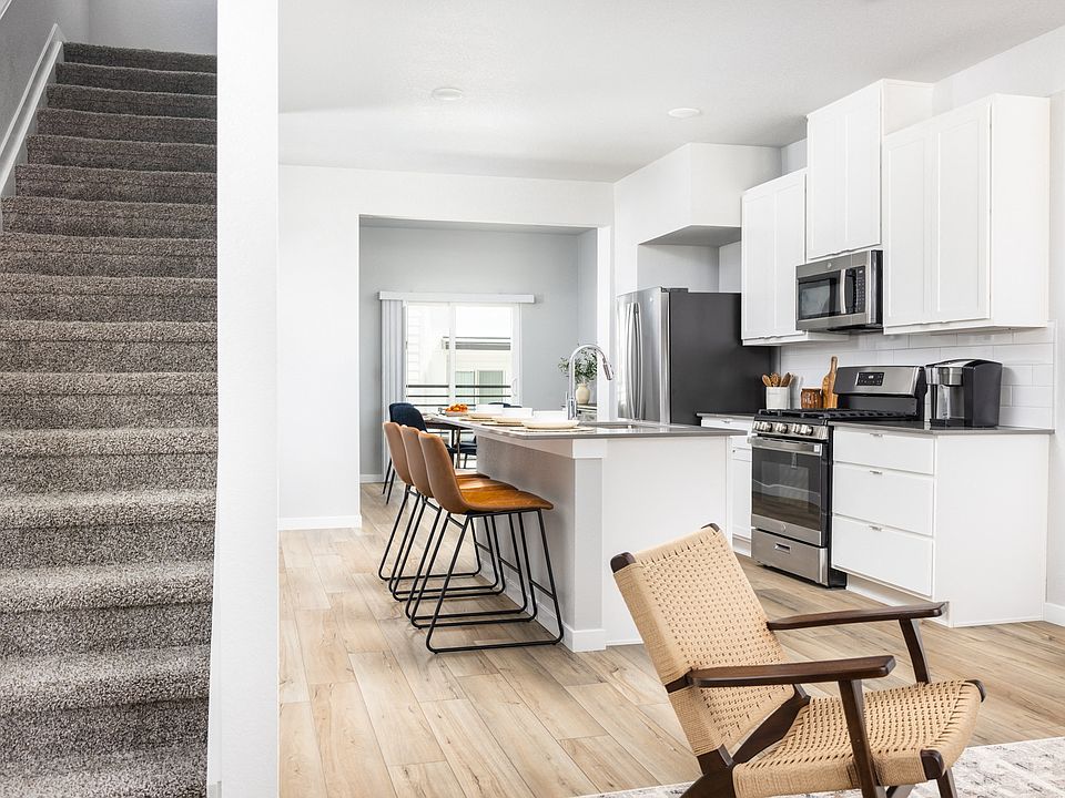 Three-Story Townhomes in Broomfield for Lease