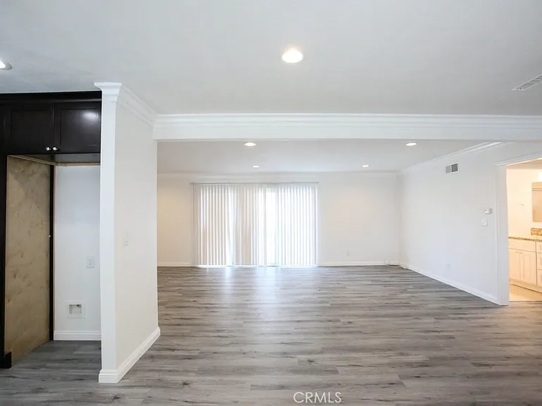 15952 Standish Ln — Photo 10