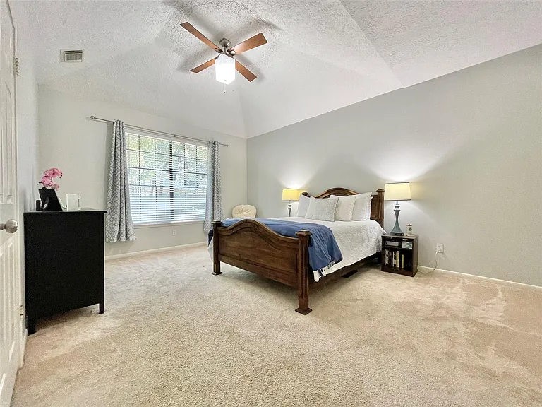 7 Windledge Pl — Photo 24