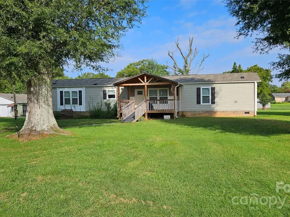 130 Moss St, Cherryville, NC 28021