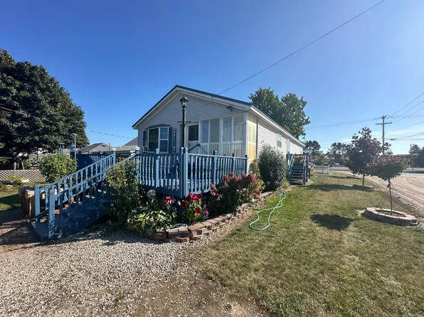 109 E Victory Way, Newberry, MI 49868