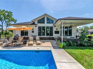 21 Bison Falls Cir, Lake Winnebago, MO 64034
