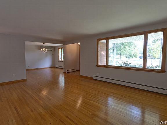 3rd image of 220 Maynard Dr