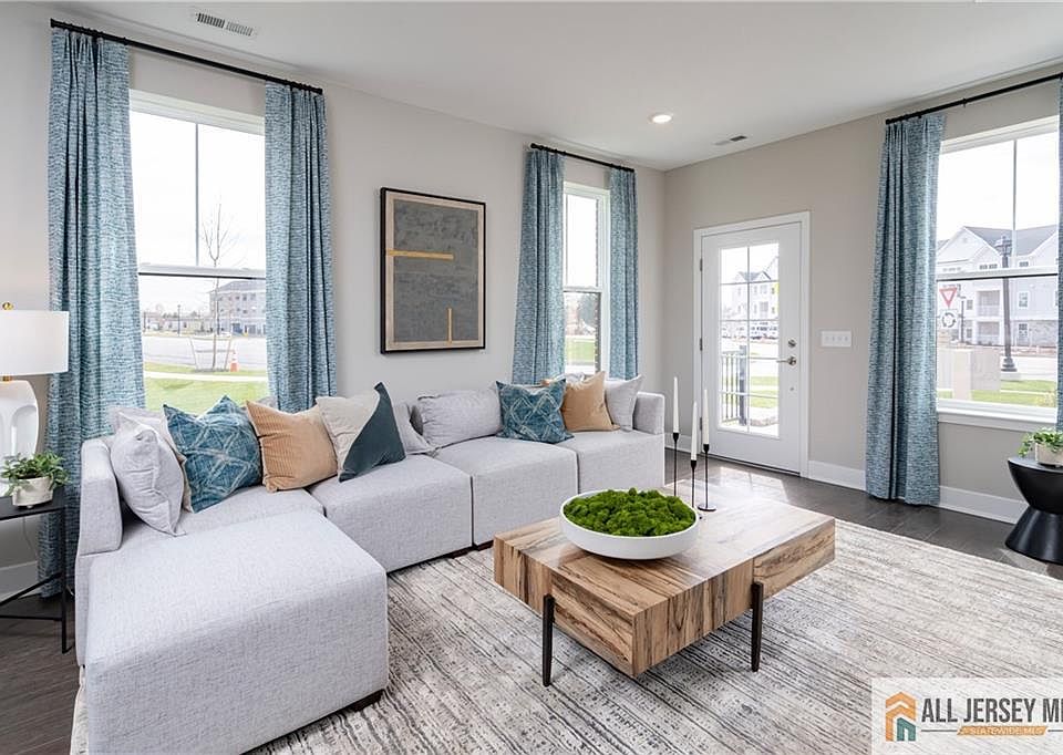 1st image of 226 Cora Bergen Blvd