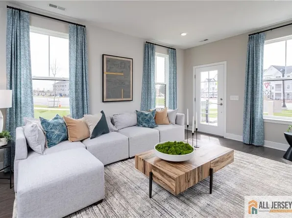 143 John Vanzandt Dr, Hopewell Township, NJ 08560