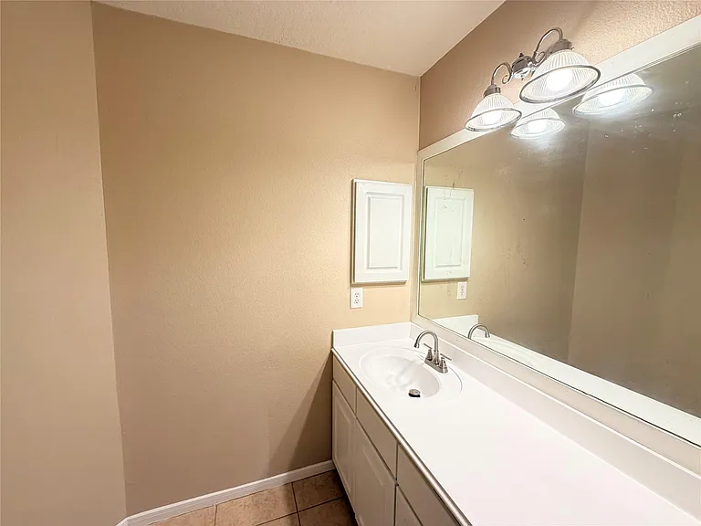 15423 Fir Woods Ln — Photo 24