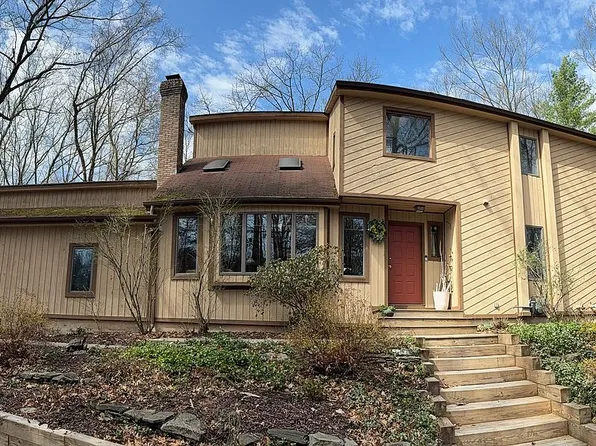 18 Leaward Way, Saratoga Springs, NY 12866