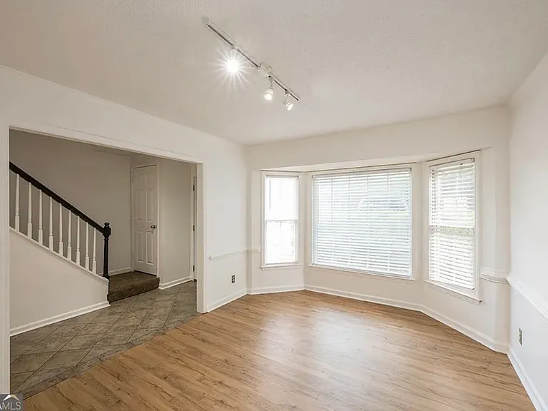 9070 Cobbler Ct — Photo 5