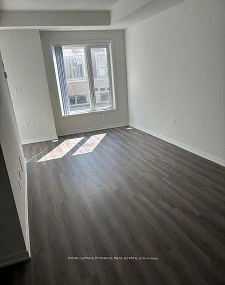 151 Honeycrisp Cres #Townhouse 177 — Photo 7