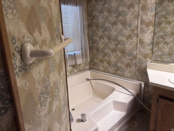 4th image of 347 Percival St #287