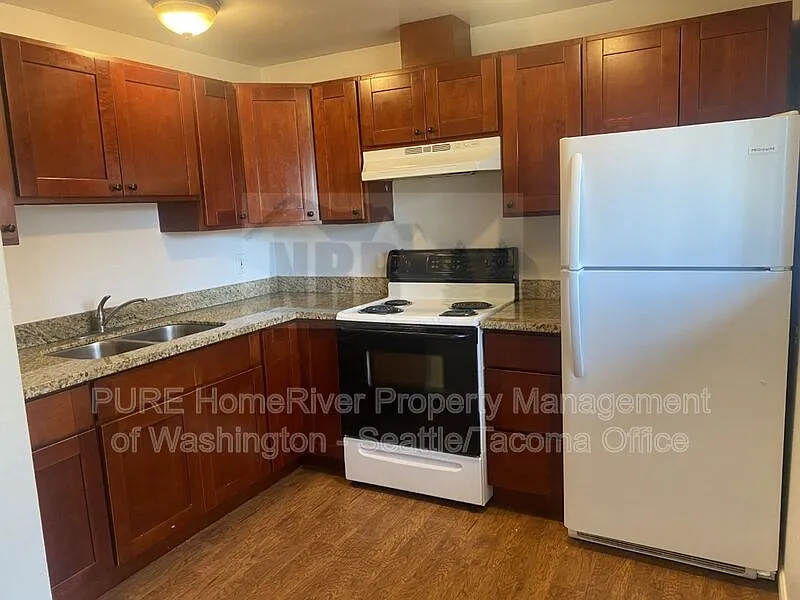 2 bed, 1.0 bath, 600 sqft, $1,800 — Photo 2