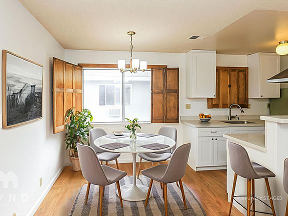4th image of 5515 Spinnaker Dr APT 4