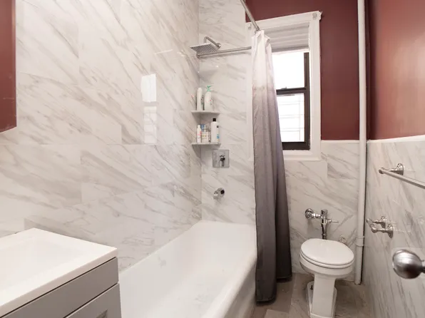 504 Grand Street image 11 of 13