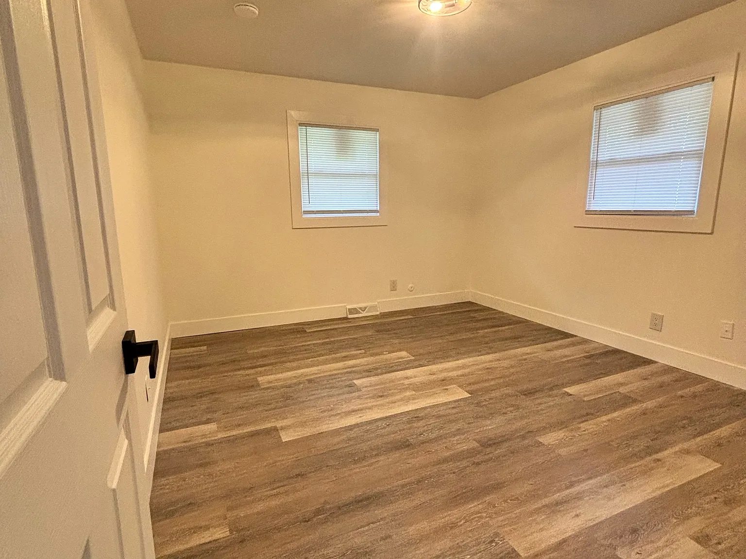 2 bed, 900 sqft, $1,350 — Photo 4