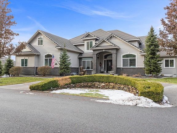 2nd image of 706 N Lancashire Ln