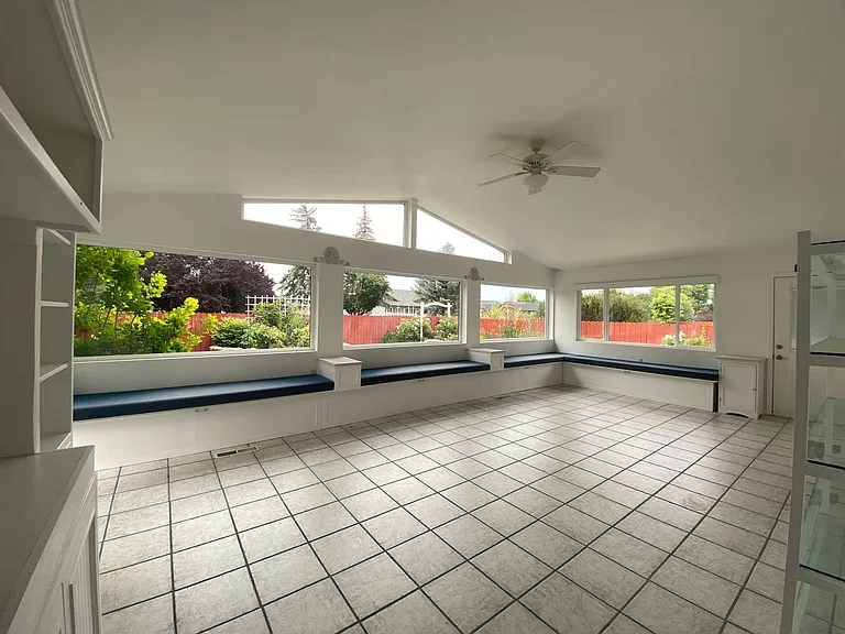 1692 Lantana Dr — Photo 2