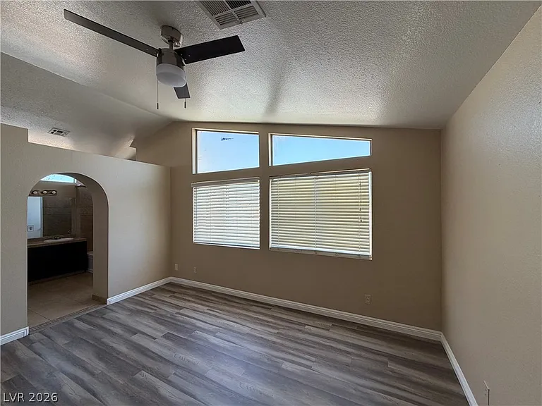 852 Celebration Dr — Photo 28