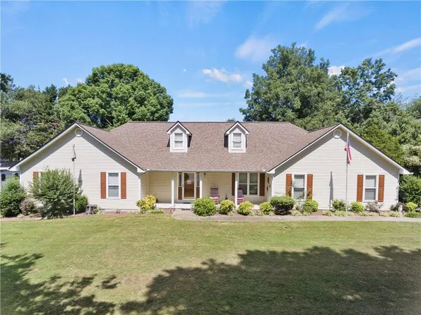 3926 Pointe, Gainesville, GA 30506