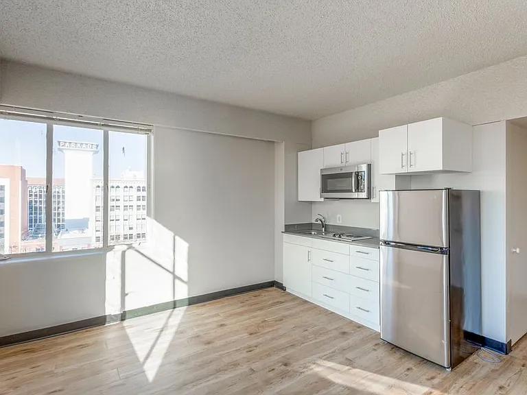515 W Sprague Ave #515 — Photo 5
