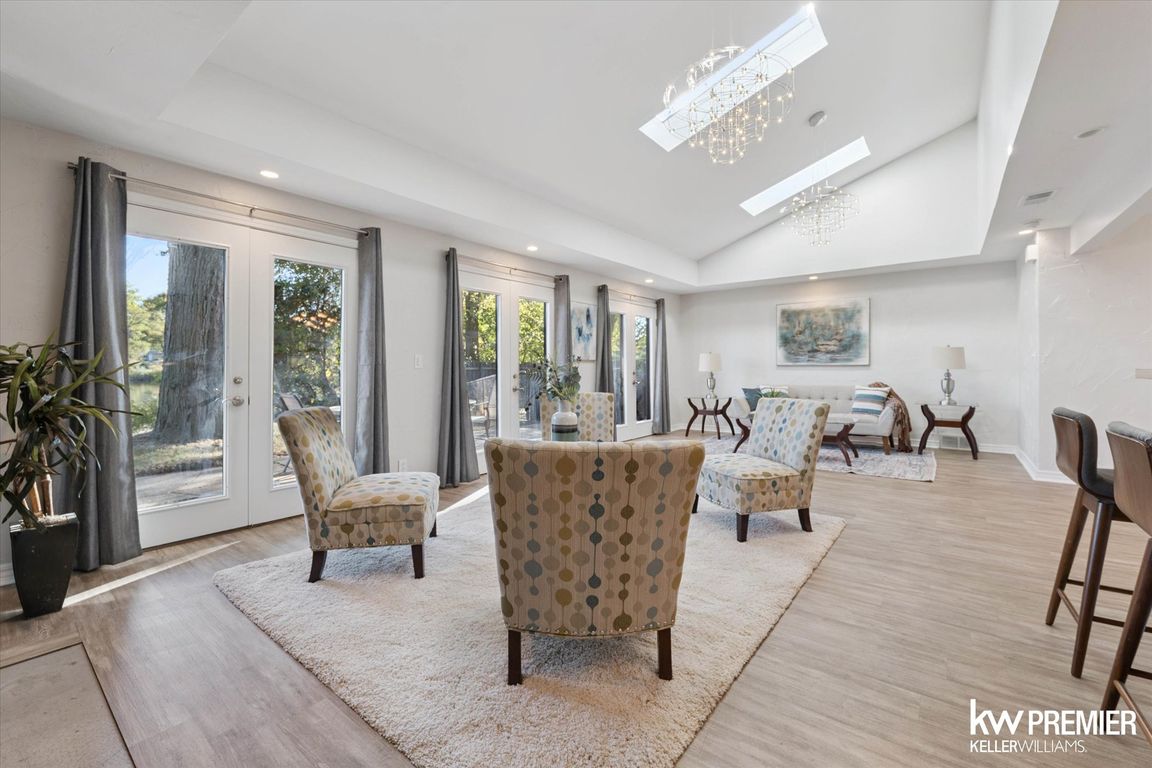 next background image