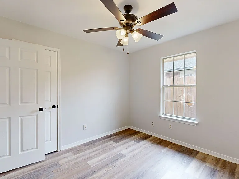 1406 Van Zanten Ct #B — Photo 12
