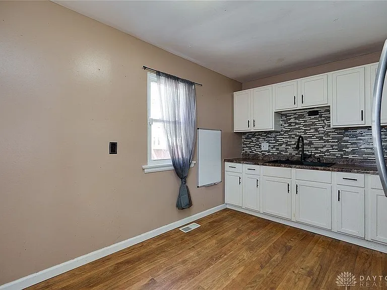 81 Thorpe Dr — Photo 10