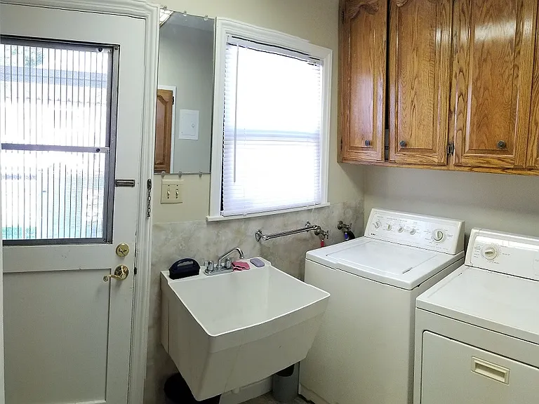 1316 Arbutus Ave — Photo 10