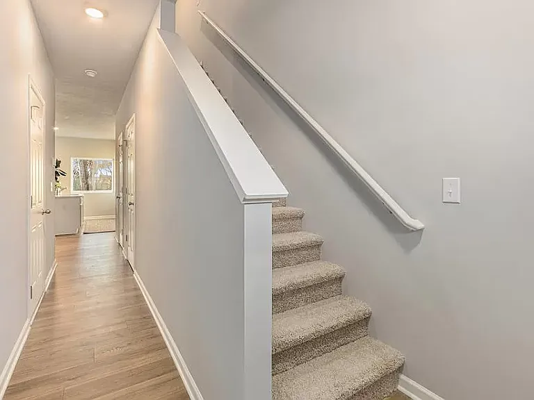 4636 Glen Haven Dr SE — Photo 2