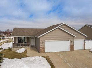 5917 Excalibur Ct NW, Rochester, MN 55901