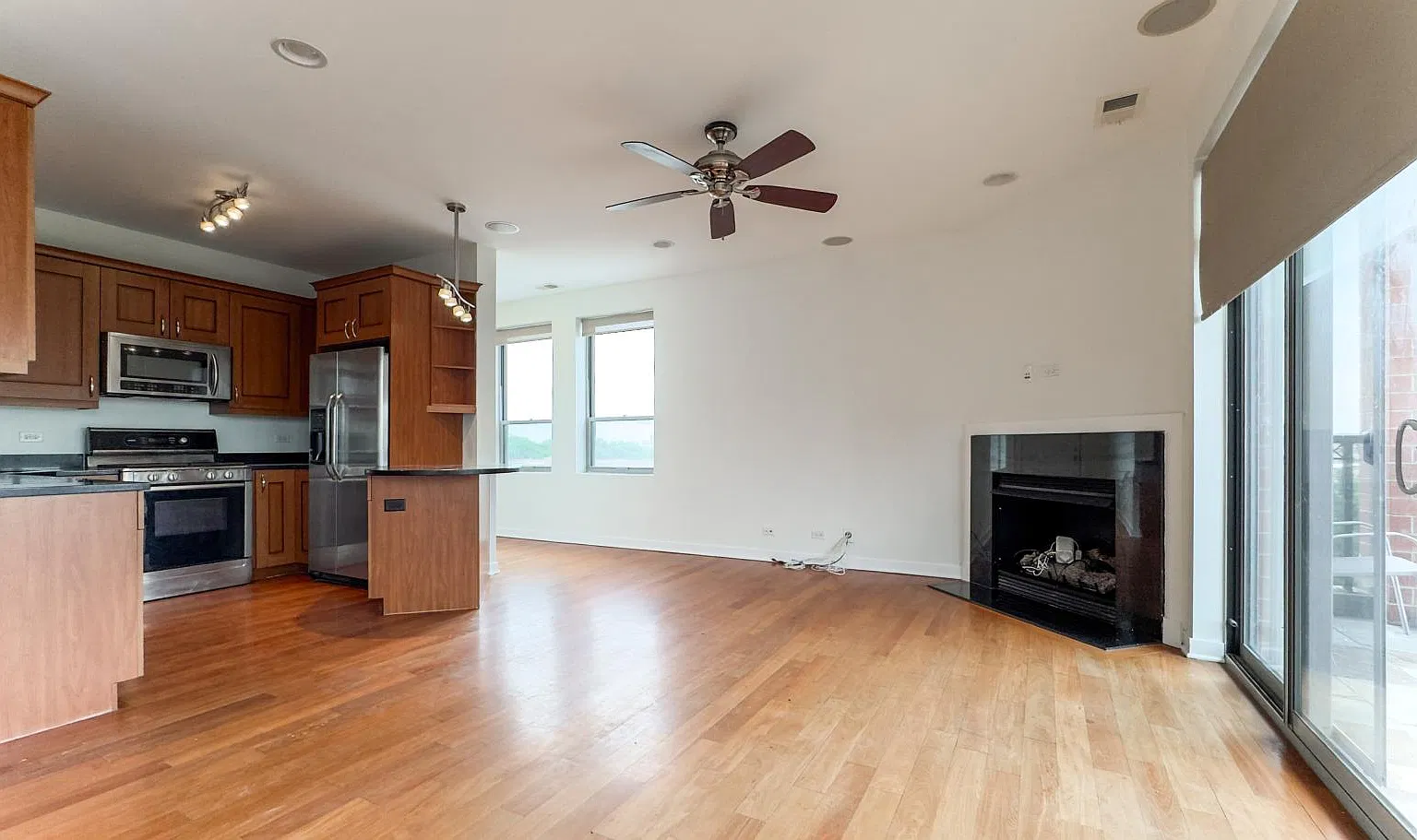 6957 North Greenview Avenue #6A — Photo 2