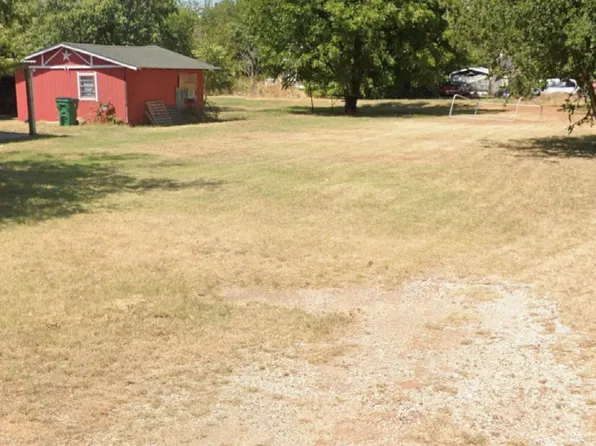 709 N Grand Ave, Olney, TX 76374