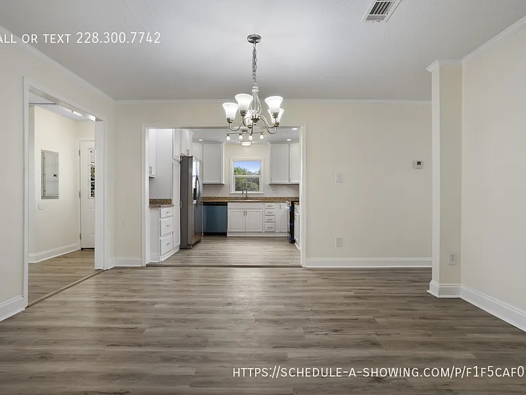 122 Carroll Ave — Photo 13