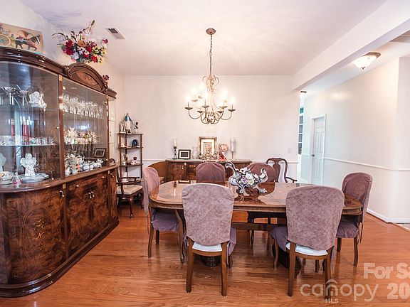 5th image of 3615 Darlington Rd #30