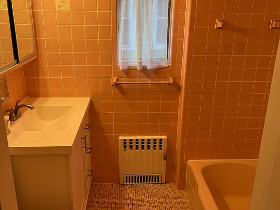 5th image of 33 Stuart St Floor 2