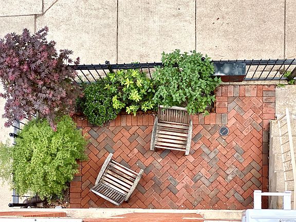 4th image of 838 N Hermitage Ave APT 2F