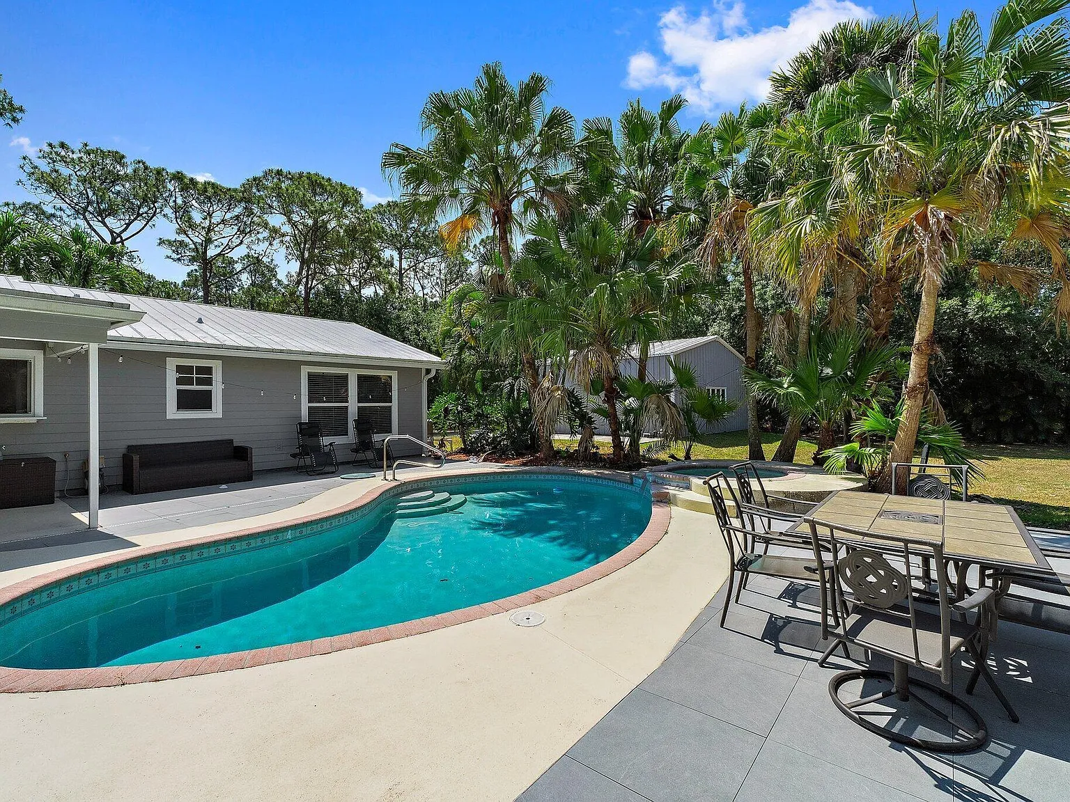4 bed, 3.0 bath, 2142 sqft, $5,500 — Photo 2