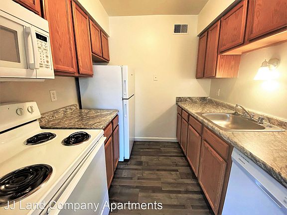 4th image of 5692 E Liberty Blvd #5