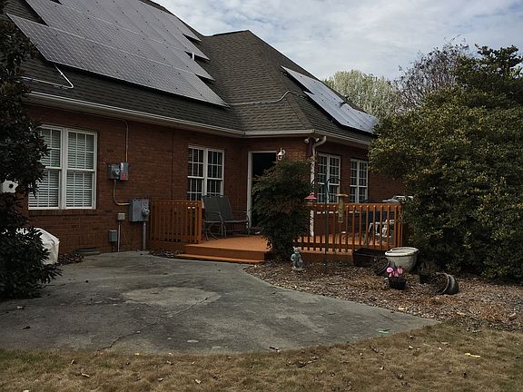 Back of house w/solar panels
