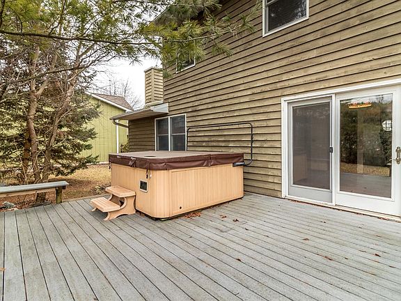 3rd image of 4187 Thornhill Dr