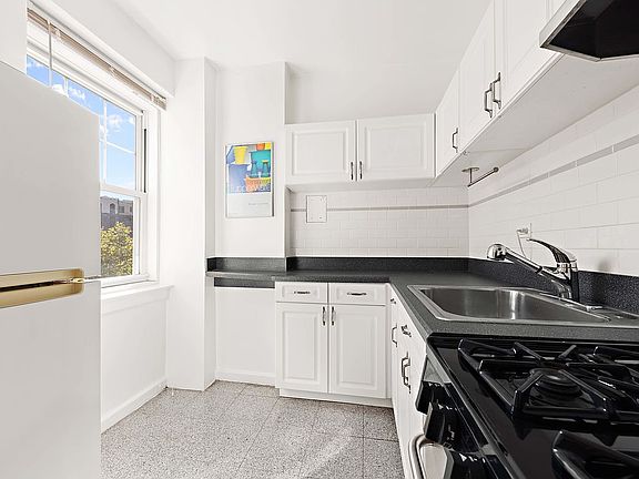 3rd image of 180 Cabrini Blvd APT 65