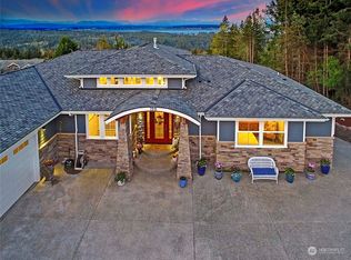 199 Glacier Peak Dr, Camano Island, WA 98282