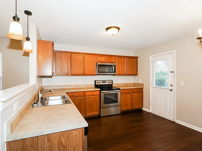 3005 Fieldstone Ct — Photo 6