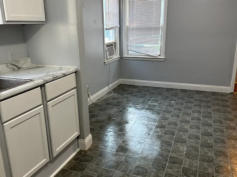 20748 Cyman Ave — Photo 11
