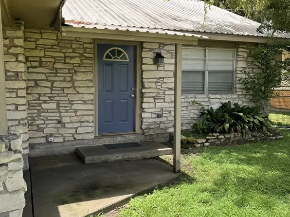 417 North St #B, Columbus, TX 78934